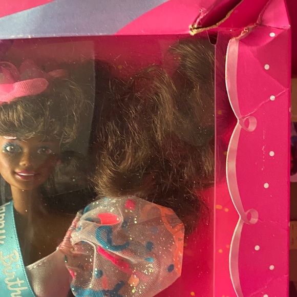 Birthday Barbie 1994 - Picture 3 of 7